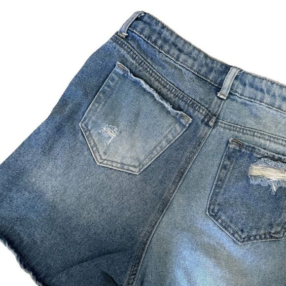 Simple Society Blue Denim Distressed Hi-Rise Bermuda Shorts Size 5/27 - Picture 5 of 8